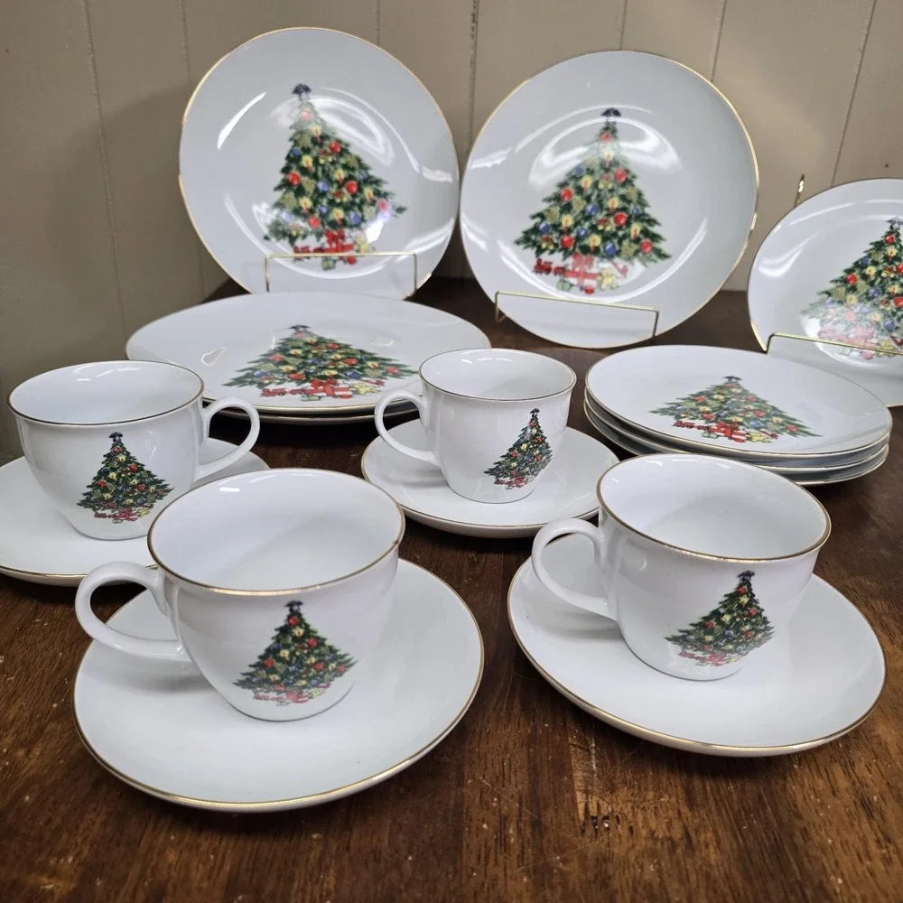 Vintage Jamestown China Christmas Treasure 20 Pc Dinner Set 1989 Plates Dishes